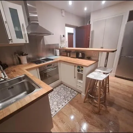 T2 Centre, A 2 Minutes Apartment *