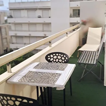 T2 Centre, A 2 Minutes Apartment *